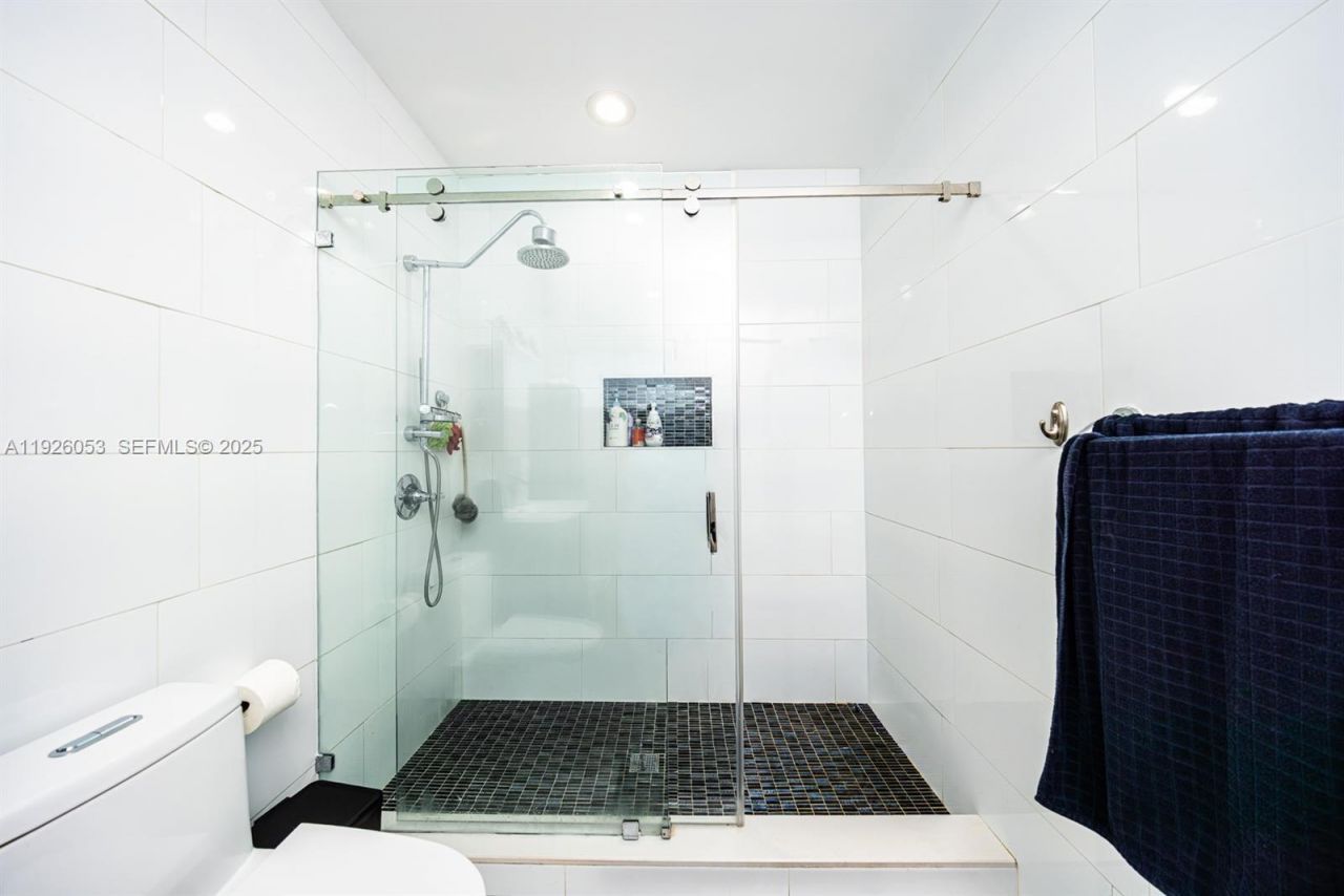 9365 SW 44th St, Miami, FL 33165 Photo