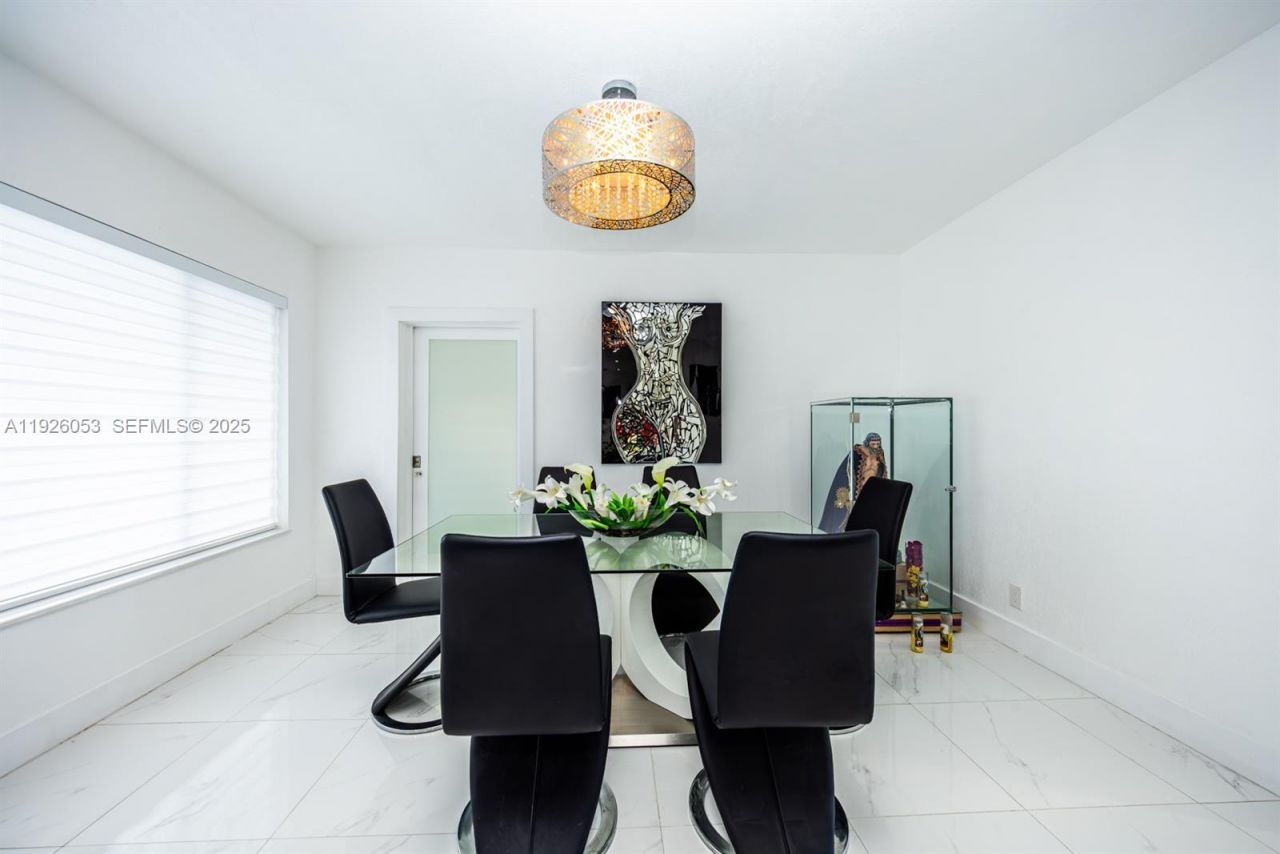 9365 SW 44th St, Miami, FL 33165 Photo