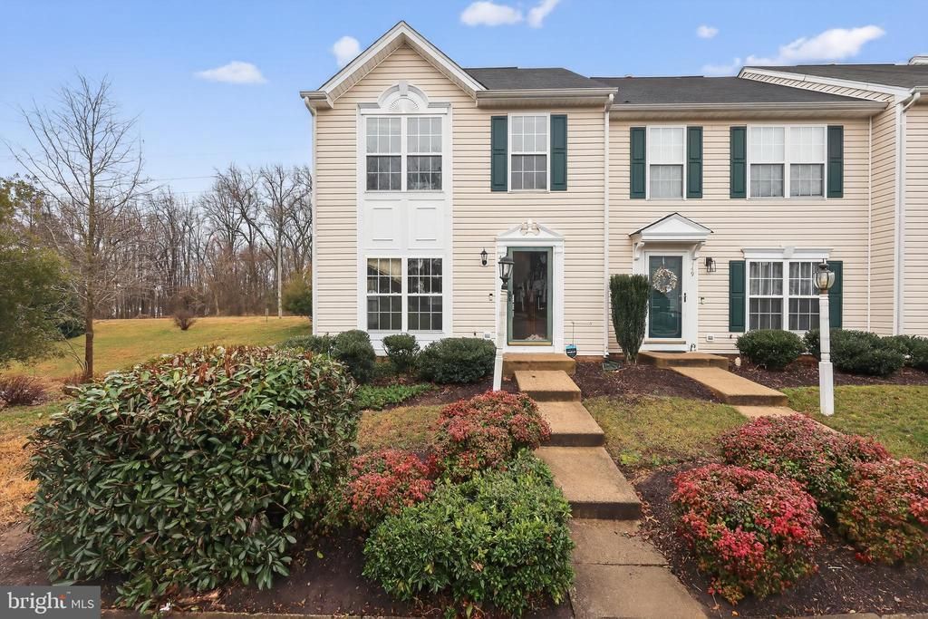 451 Hollybrook Ridge Lane, Richmond, VA 23223 Main Photo