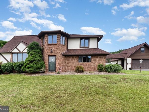 44 HILL TOP ROAD, HALIFAX, PA 17032