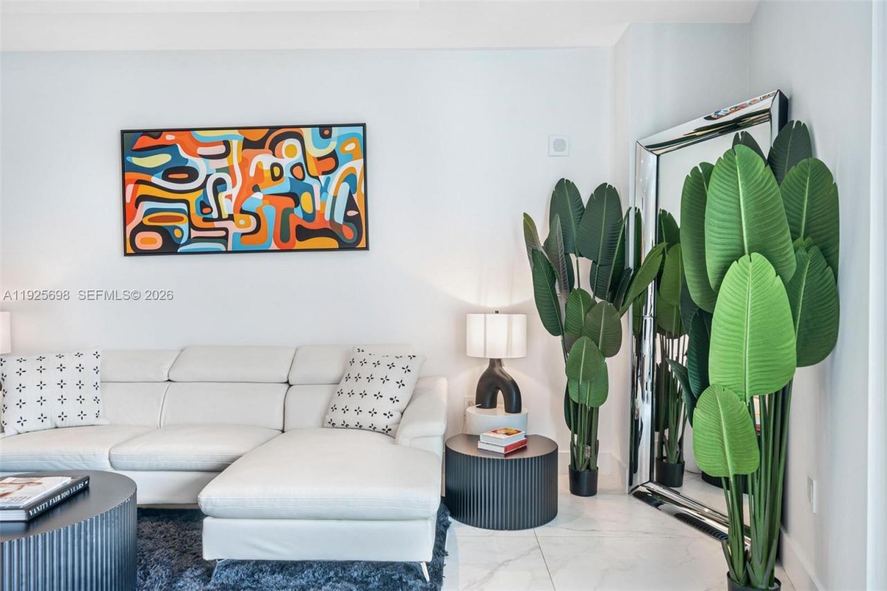 225 Collins Ave, Unit 6J, Miami Beach, FL 33139 Photo