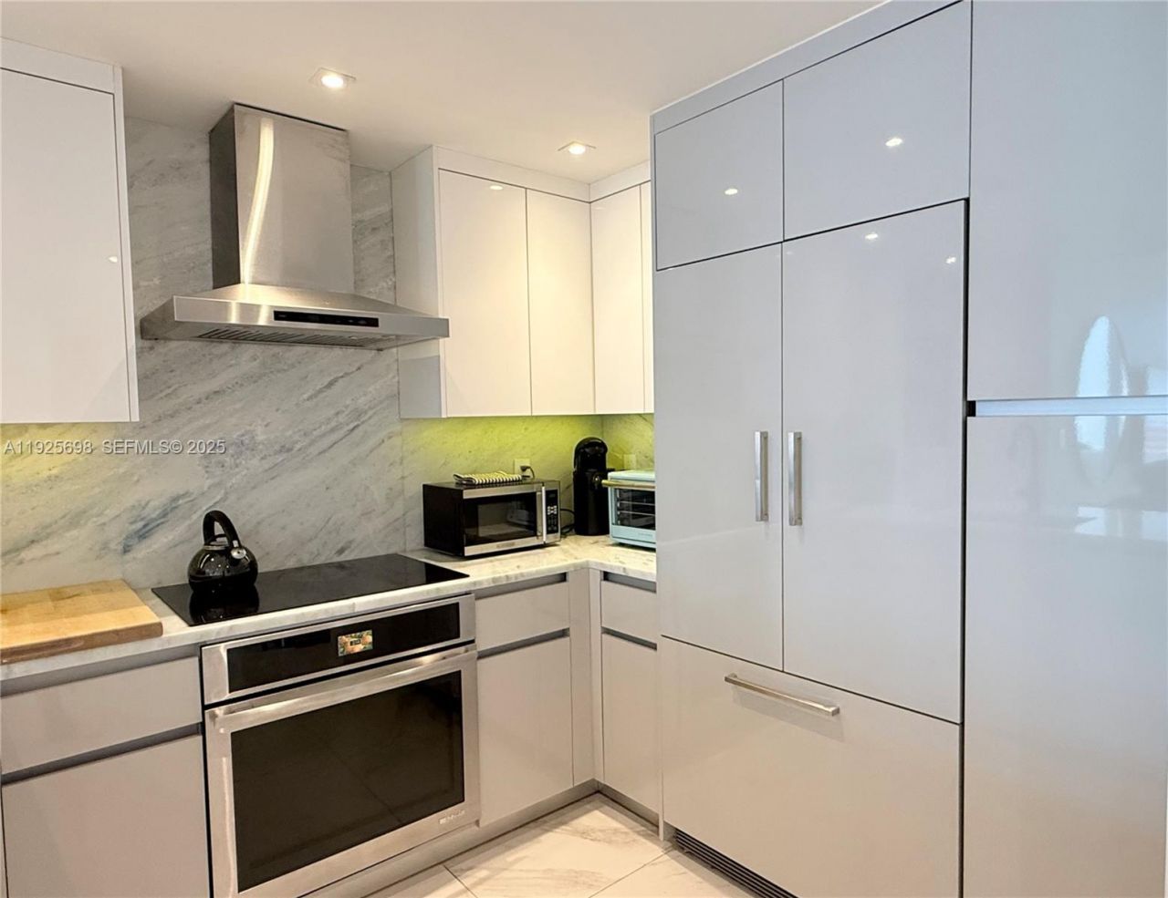 225 Collins Ave, Unit 6J, Miami Beach, FL 33139 Photo