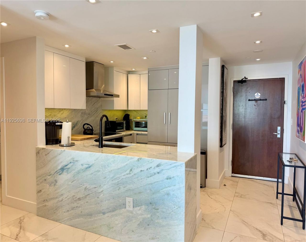 225 Collins Ave, Unit 6J, Miami Beach, FL 33139 Photo