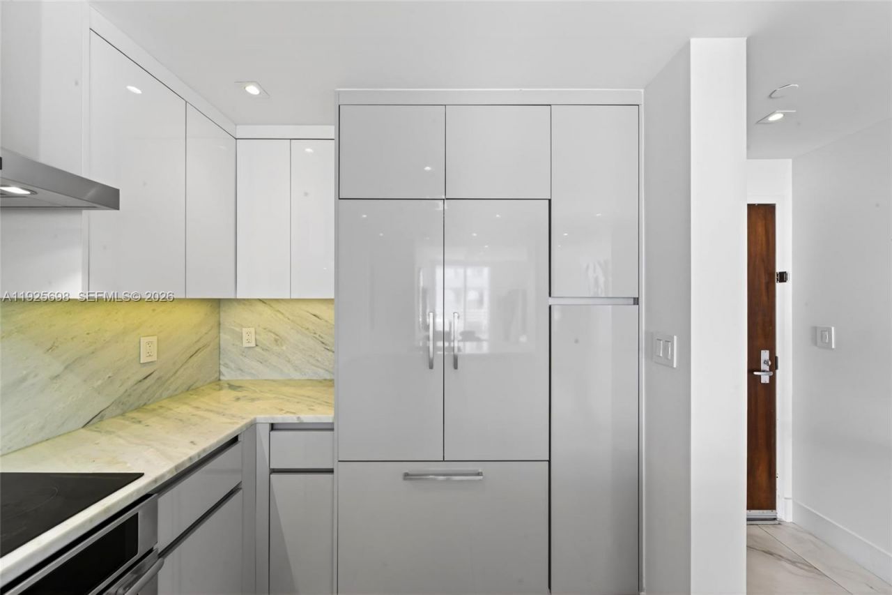 225 Collins Ave, Unit 6J, Miami Beach, FL 33139 Photo