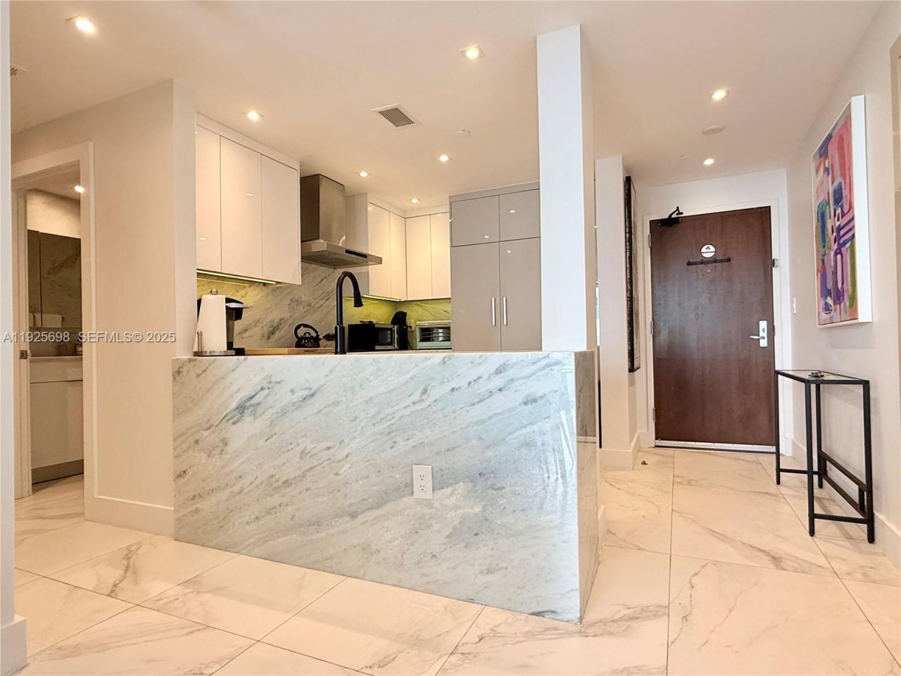 225 Collins Ave, Unit 6J, Miami Beach, FL 33139 Photo