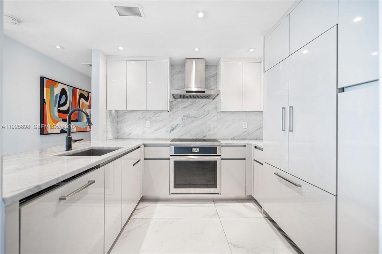 225 Collins Ave, Unit 6J, Miami Beach, FL 33139 Photo