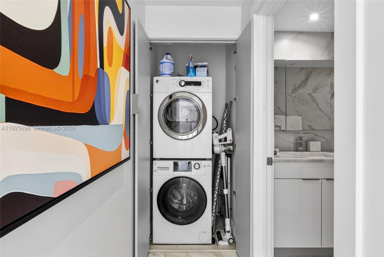 225 Collins Ave, Unit 6J, Miami Beach, FL 33139 Photo