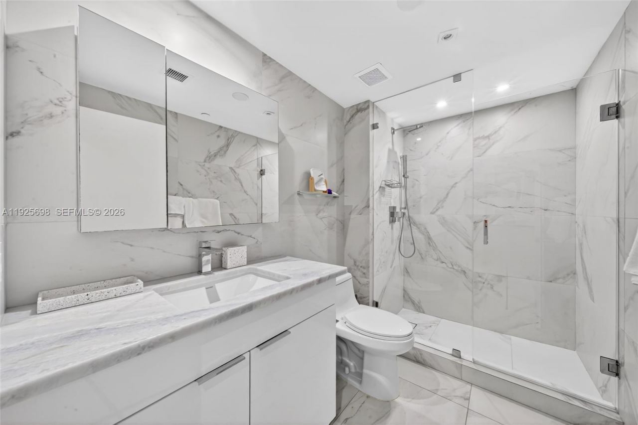 225 Collins Ave, Unit 6J, Miami Beach, FL 33139 Photo