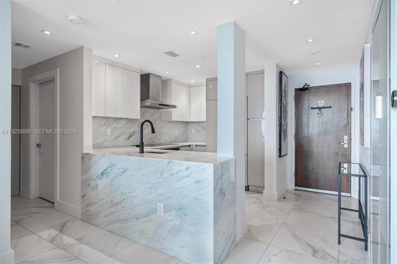 225 Collins Ave, Unit 6J, Miami Beach, FL 33139 Photo