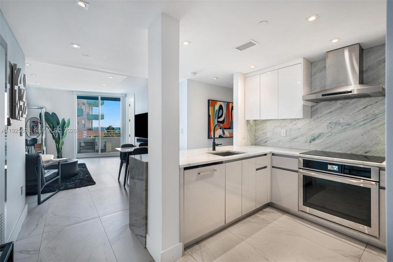 225 Collins Ave, Unit 6J, Miami Beach, FL 33139 Photo