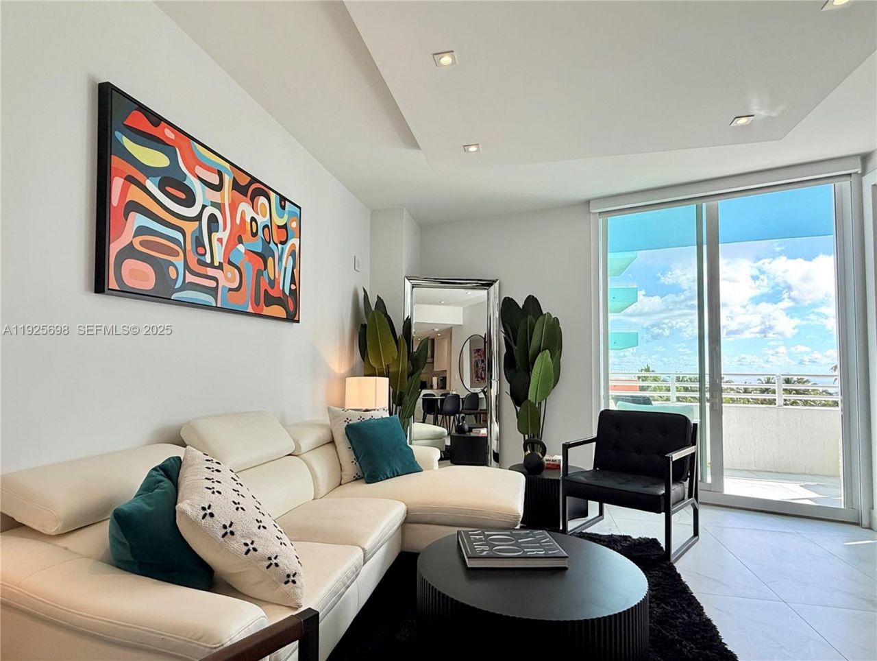 225 Collins Ave, Unit 6J, Miami Beach, FL 33139 Photo