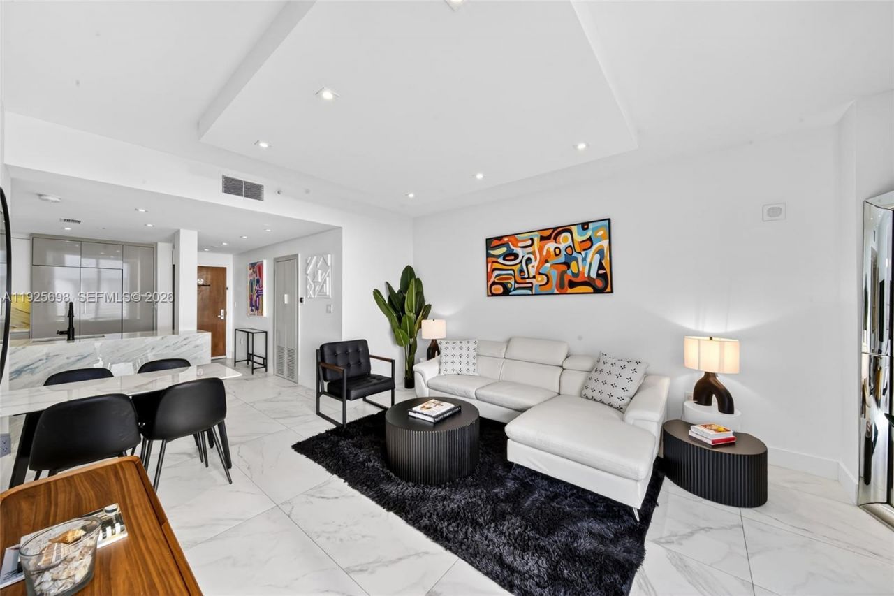 225 Collins Ave, Unit 6J, Miami Beach, FL 33139 Photo