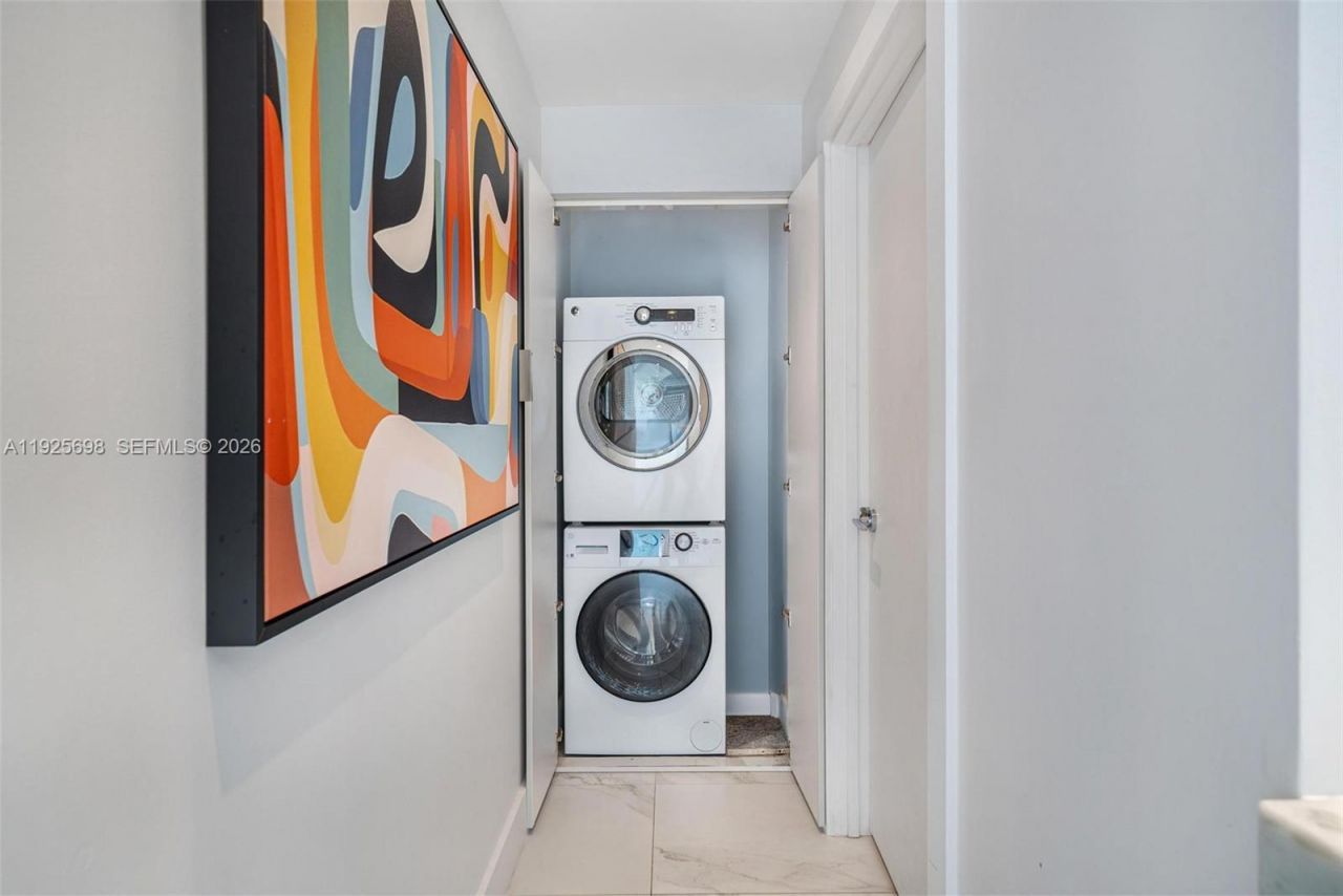 225 Collins Ave, Unit 6J, Miami Beach, FL 33139 Photo