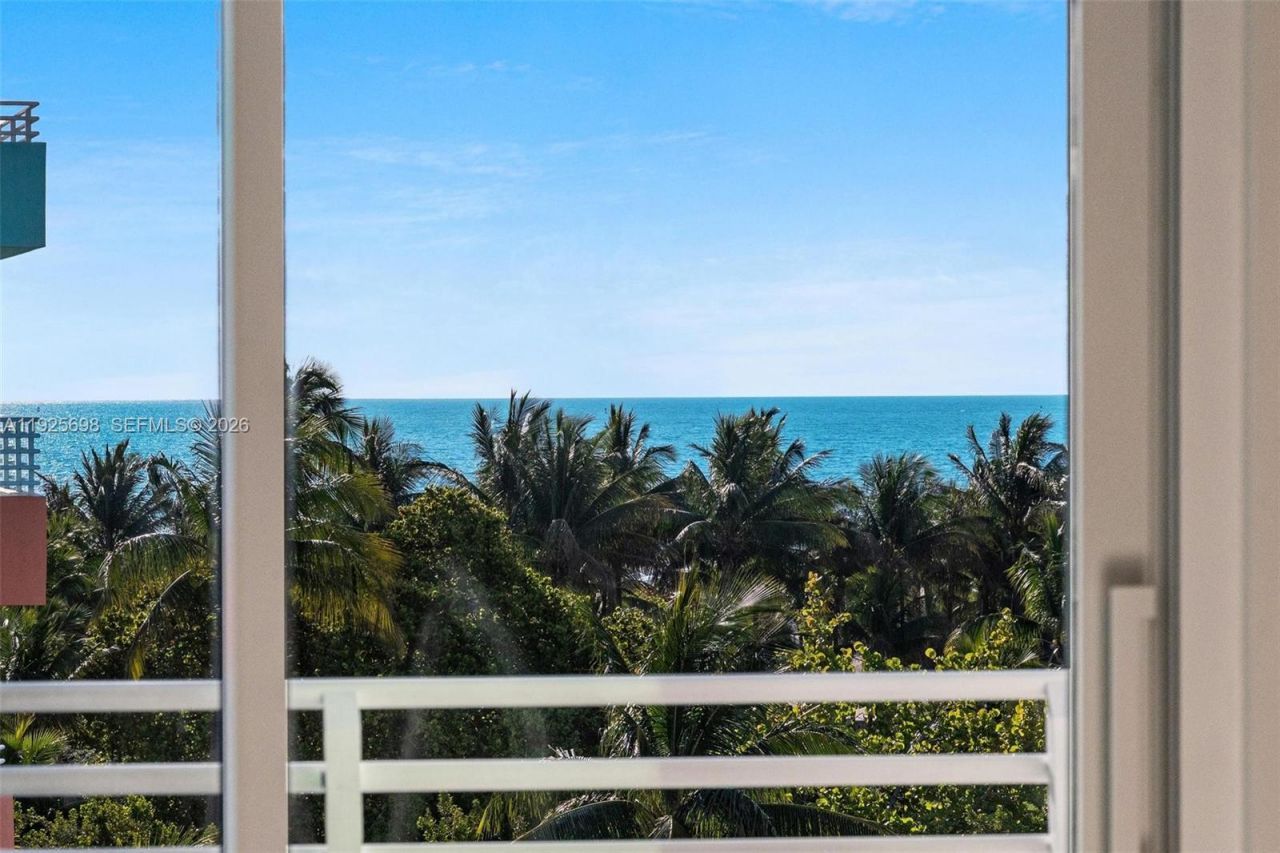 225 Collins Ave, Unit 6J, Miami Beach, FL 33139 Photo