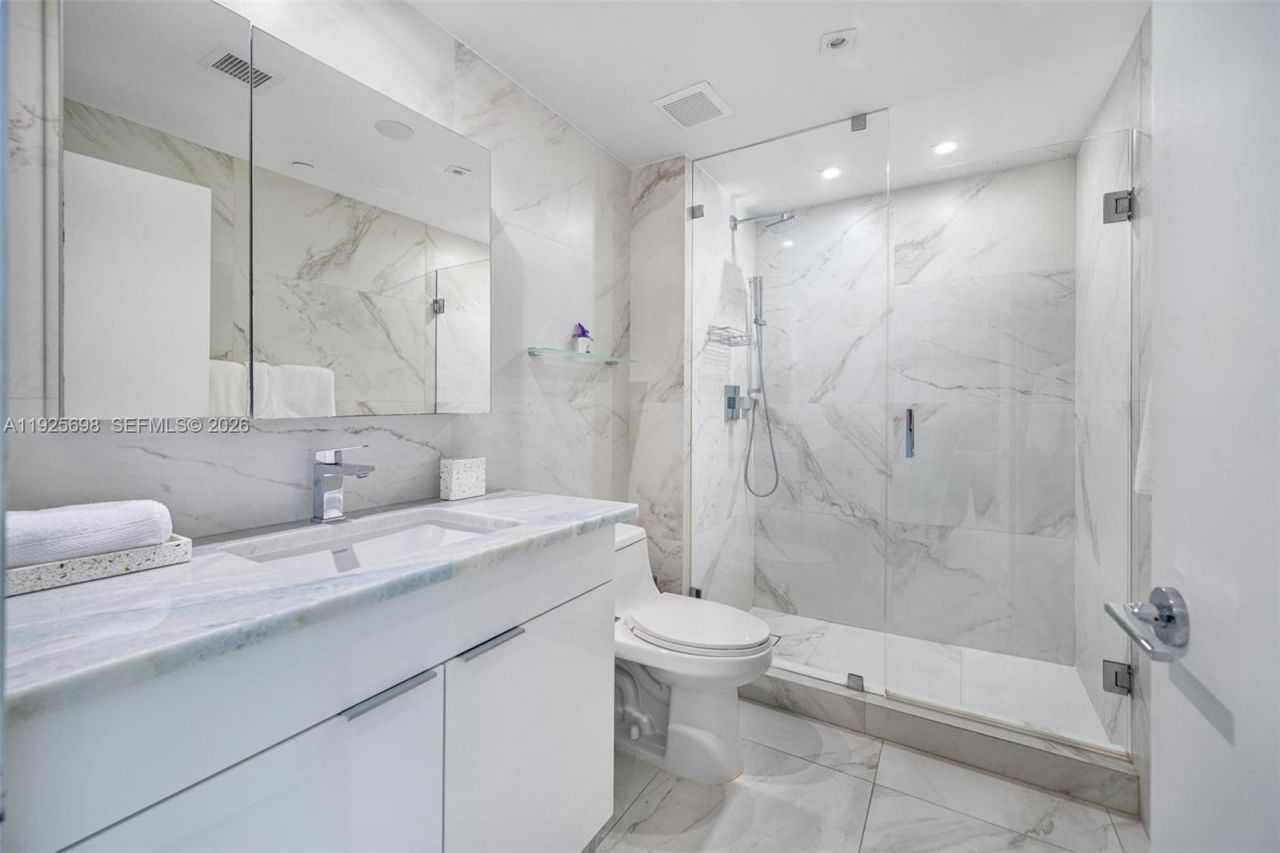 225 Collins Ave, Unit 6J, Miami Beach, FL 33139 Photo