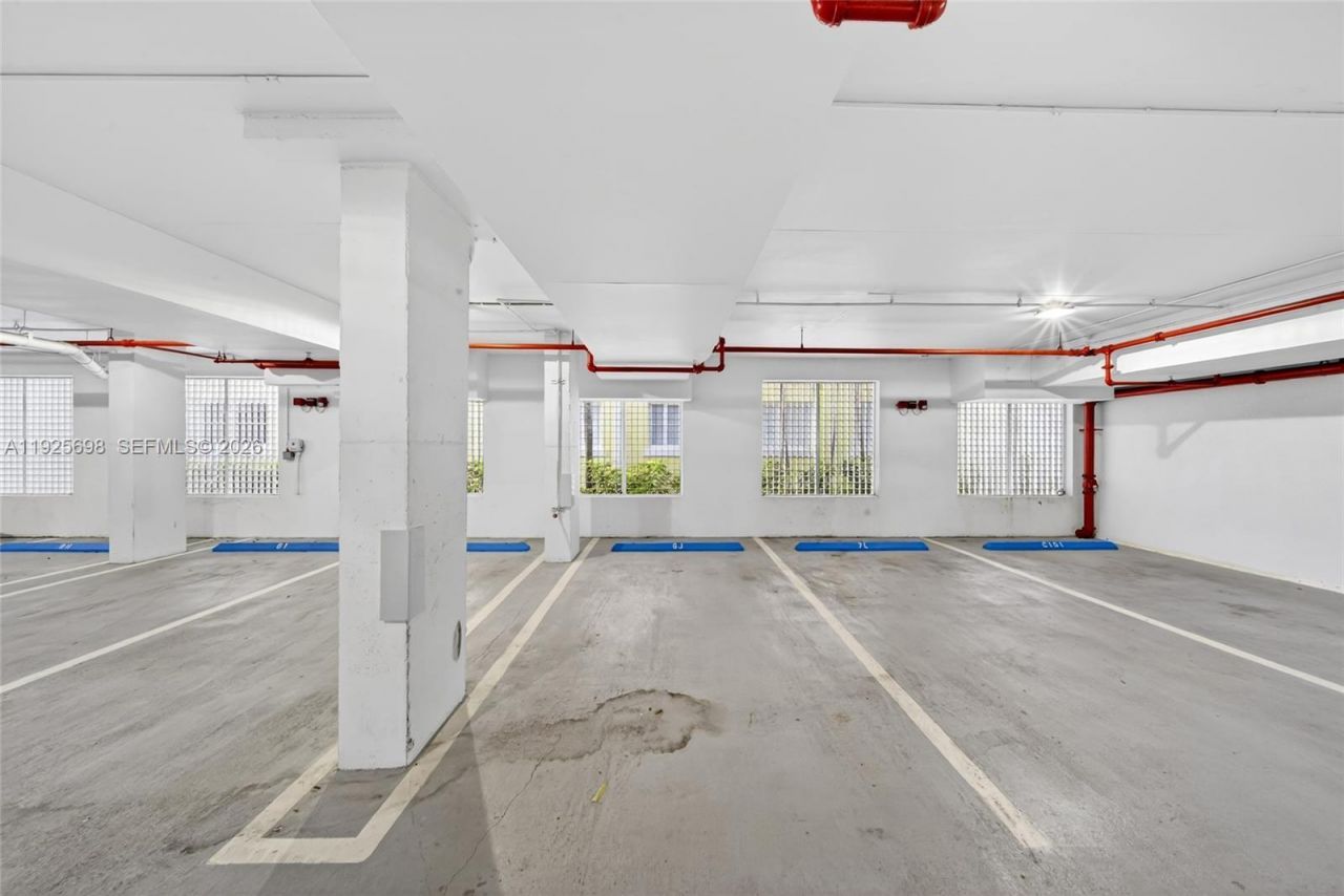 225 Collins Ave, Unit 6J, Miami Beach, FL 33139 Photo