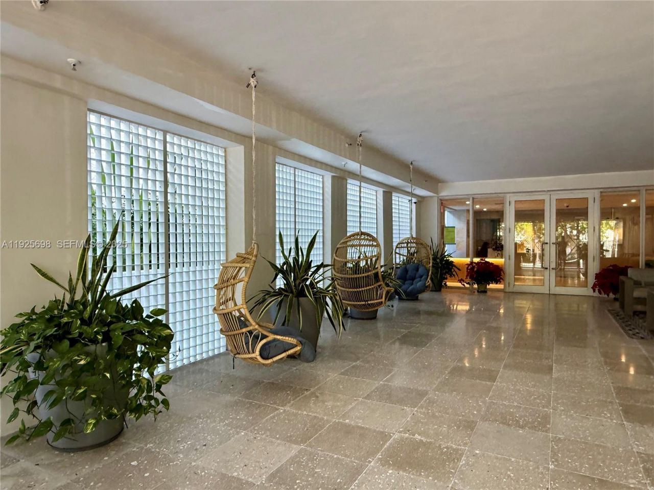 225 Collins Ave, Unit 6J, Miami Beach, FL 33139 Photo