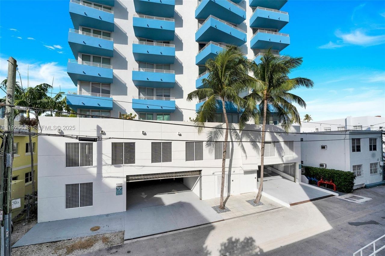 225 Collins Ave, Unit 6J, Miami Beach, FL 33139 Photo