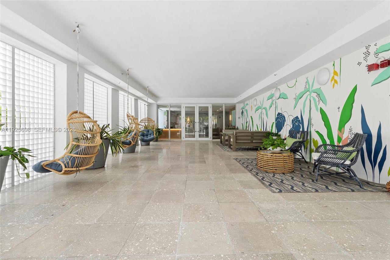 225 Collins Ave, Unit 6J, Miami Beach, FL 33139 Photo