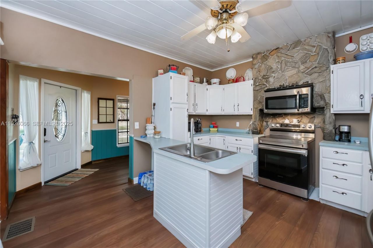 105 S Oak, La Belle, FL 33935 Photo