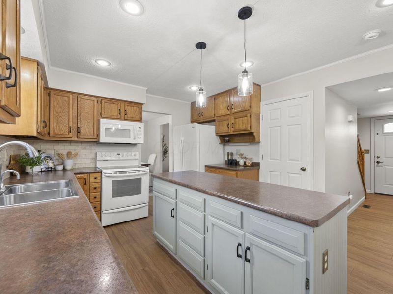 3280 River Place Drive, Columbus, OH 43221 Photo 8