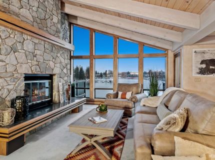 222 Beach Drive, South Lake Tahoe, CA 96150 Photo