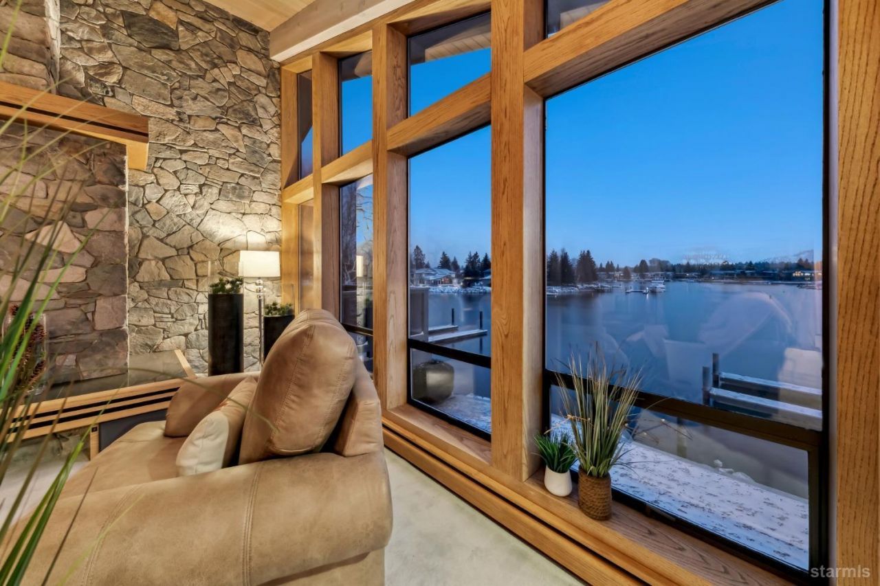 222 Beach Drive, South Lake Tahoe, CA 96150 Photo