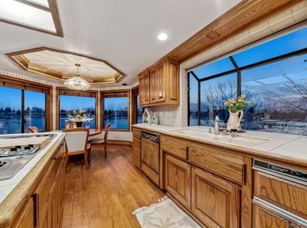222 Beach Drive, South Lake Tahoe, CA 96150 Photo