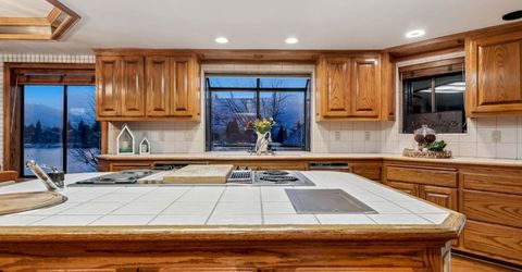 222 Beach Drive, South Lake Tahoe, CA 96150 Photo