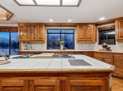 222 Beach Drive, South Lake Tahoe, CA 96150 Photo