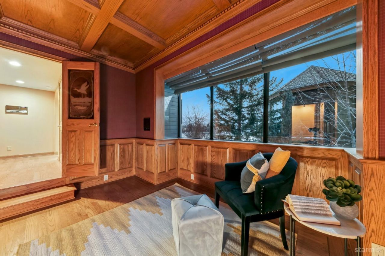 222 Beach Drive, South Lake Tahoe, CA 96150 Photo