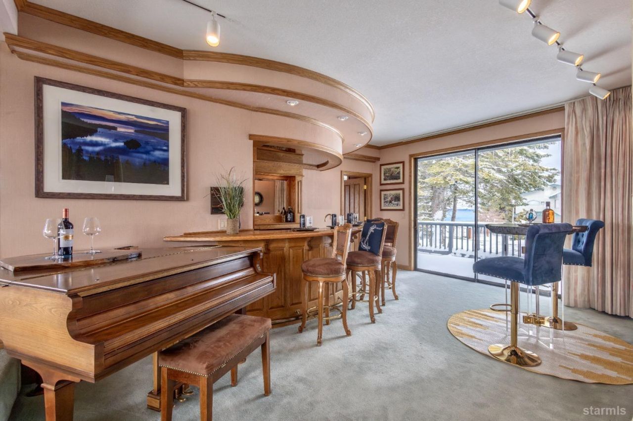222 Beach Drive, South Lake Tahoe, CA 96150 Photo