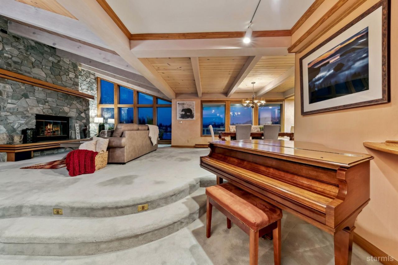222 Beach Drive, South Lake Tahoe, CA 96150 Photo
