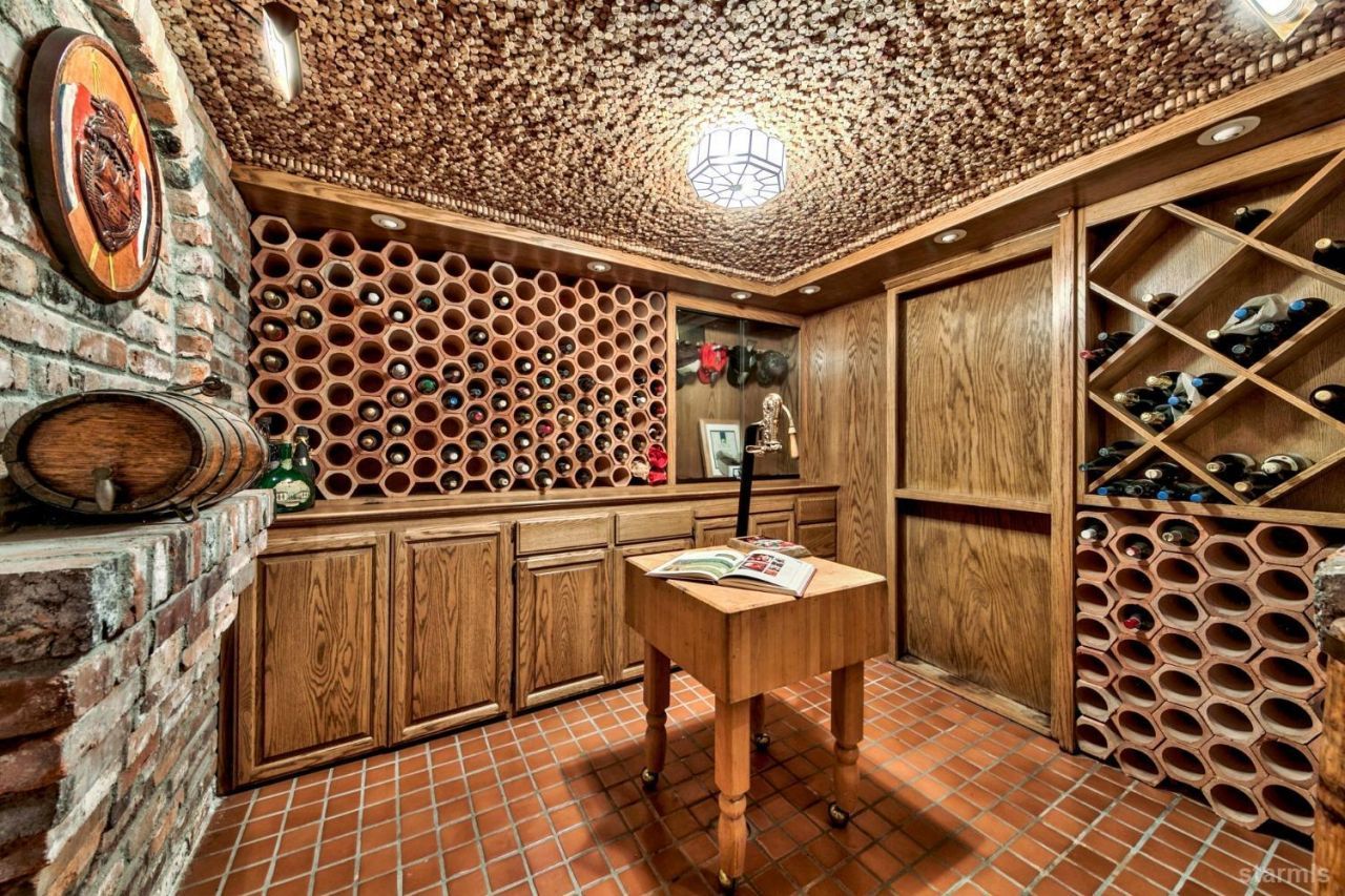 222 Beach Drive, South Lake Tahoe, CA 96150 Photo