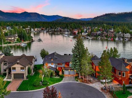 222 Beach Drive, South Lake Tahoe, CA 96150 Photo