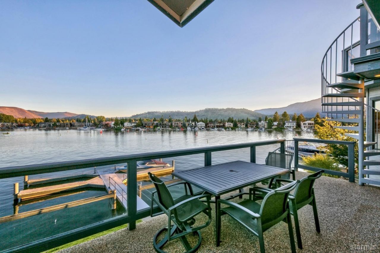 222 Beach Drive, South Lake Tahoe, CA 96150 Photo