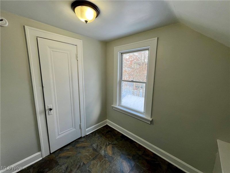 907 Rondel Road, Cleveland, OH 44110 Photo 18