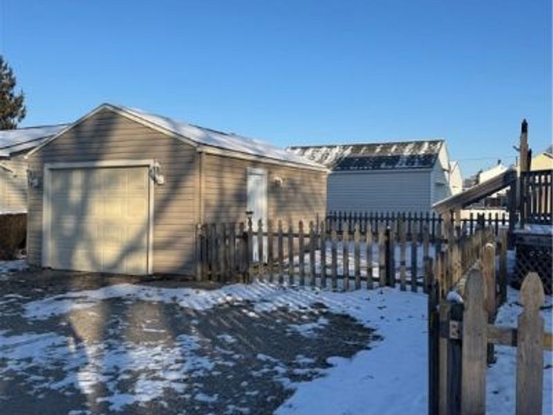 539 Wells Avenue, Louisville, OH 44641 Photo 10