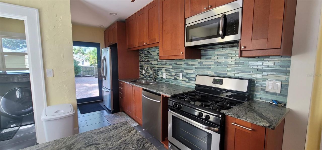 3026 Burlington Avenue N, Saint Petersburg, FL 33713 Photo