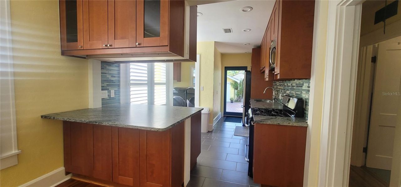 3026 Burlington Avenue N, Saint Petersburg, FL 33713 Photo