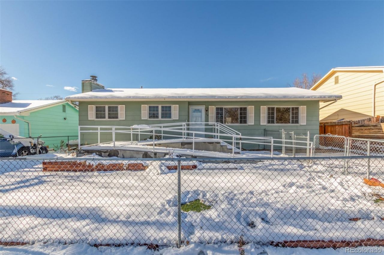 914 Arrawanna Street, Colorado Springs, CO 80909 Main Photo