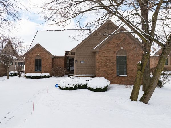 2222 Stonebridge Drive N, Ann Arbor, MI 48108