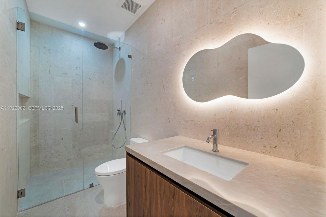 2610 SW 17th St, Miami, FL 33145 Photo