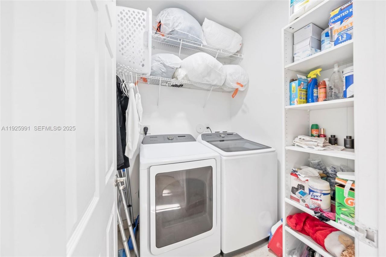 6933 NW 104th Ct, Doral, FL 33178 Photo