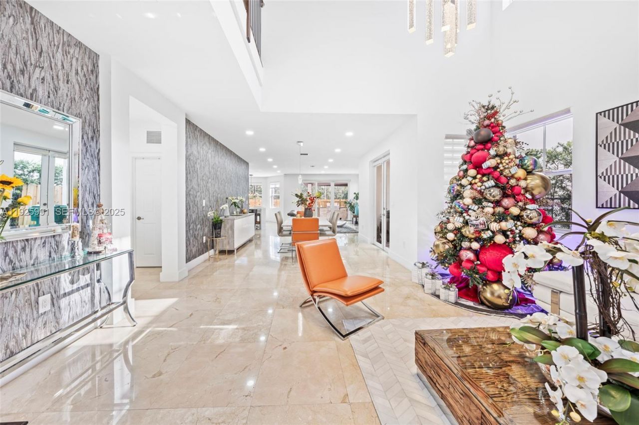 6933 NW 104th Ct, Doral, FL 33178 Photo