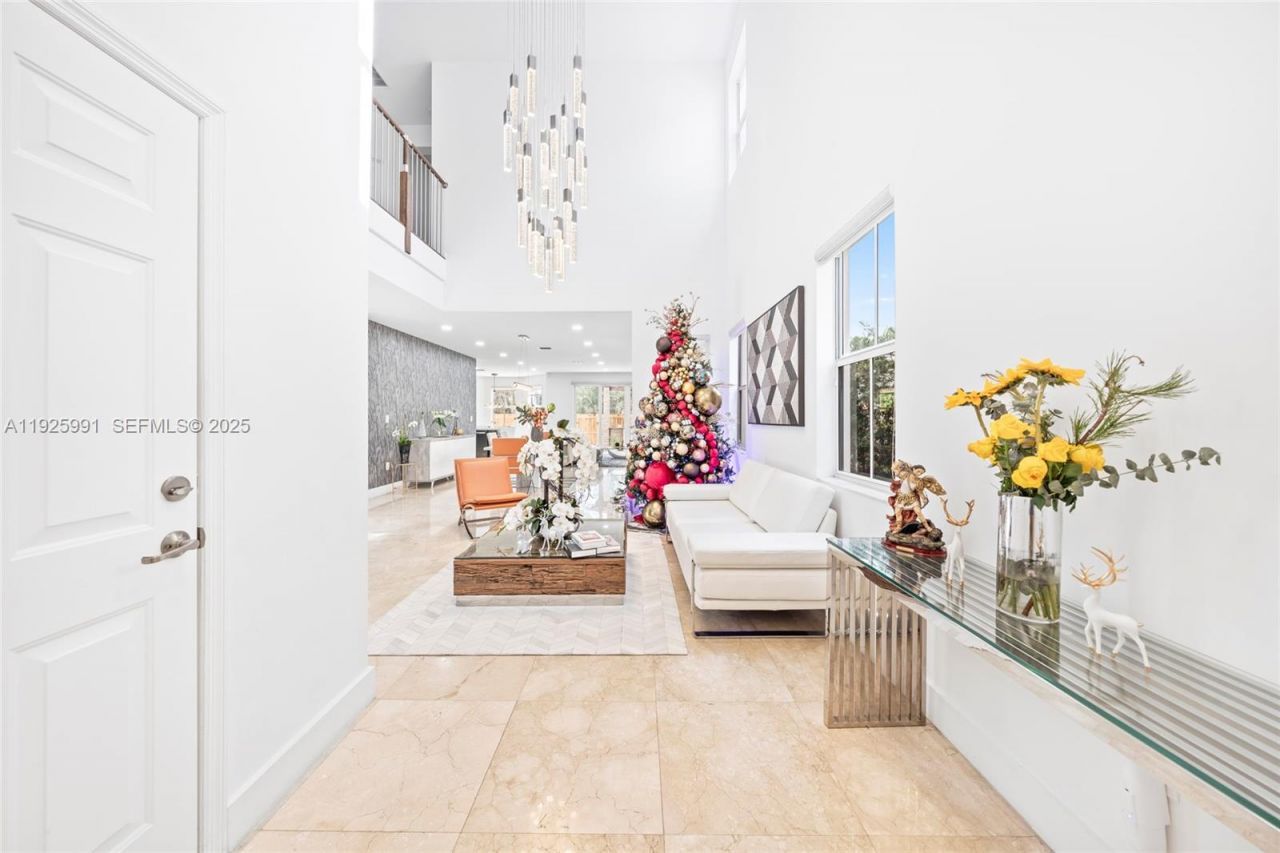 6933 NW 104th Ct, Doral, FL 33178 Photo