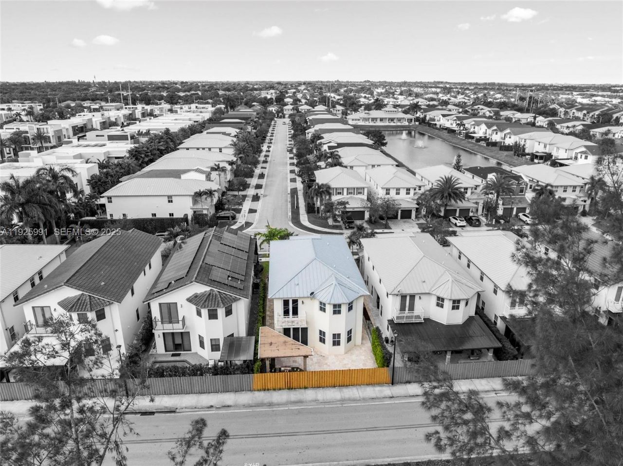 6933 NW 104th Ct, Doral, FL 33178 Photo