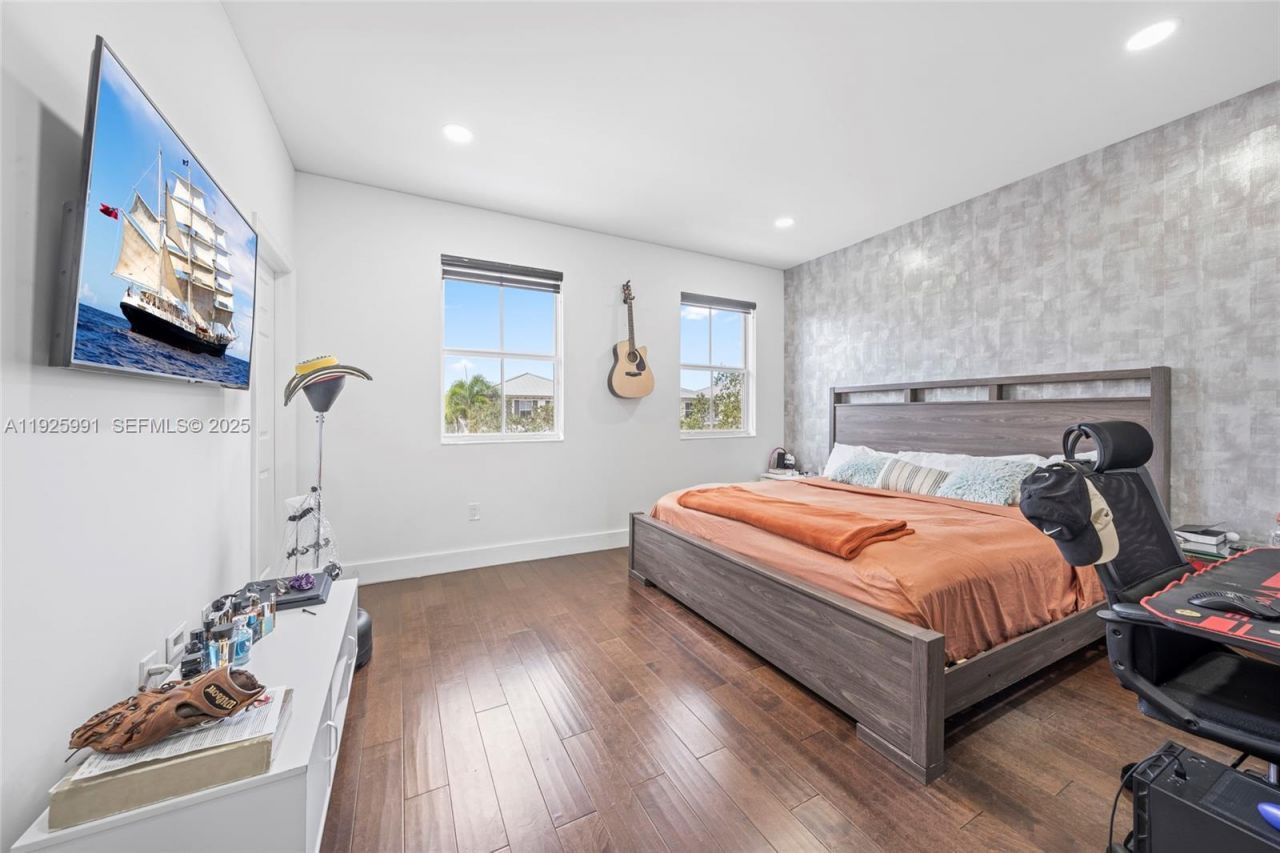 6933 NW 104th Ct, Doral, FL 33178 Photo