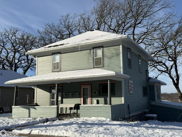 1207 Grove Avenue, Corning, IA 50841