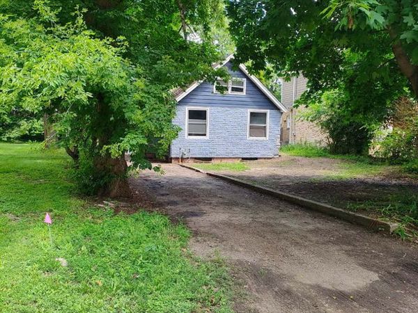 204 W Ellis Avenue, Libertyville, IL 60048